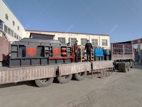 1500x800直連式液壓對輥爱威奶下载發往新疆